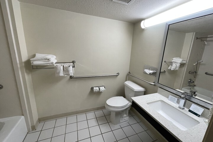 Room 14 of 31