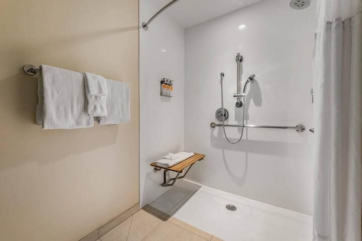 UpValley Inn & Hot Springs Napa Valley an Ascend Collection Hotel