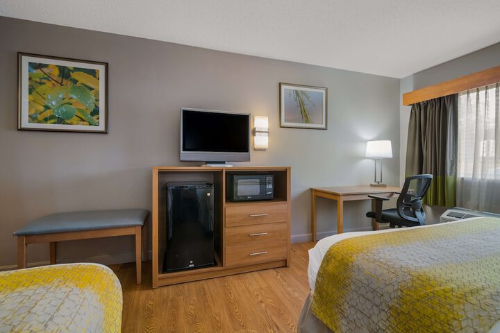 Best Western Plus Executive Court Inn & Conference Center