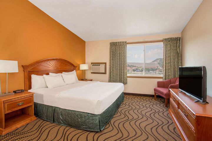 Room 14 of 15