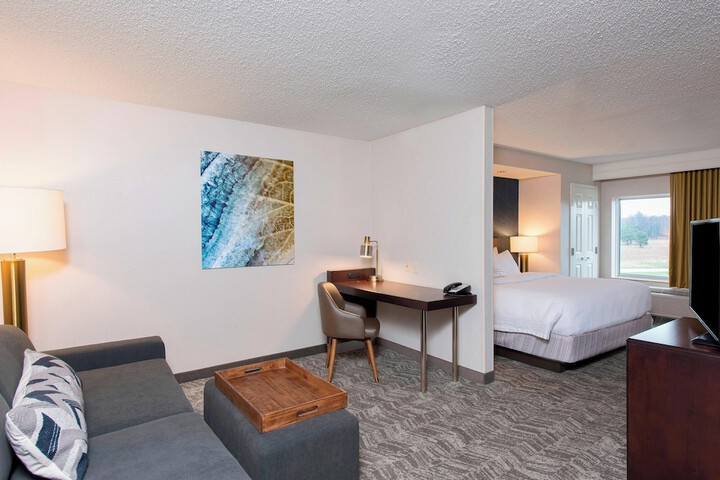 Room 13 of 20