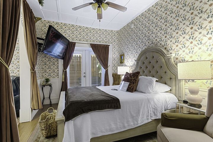 Room 33 of 70