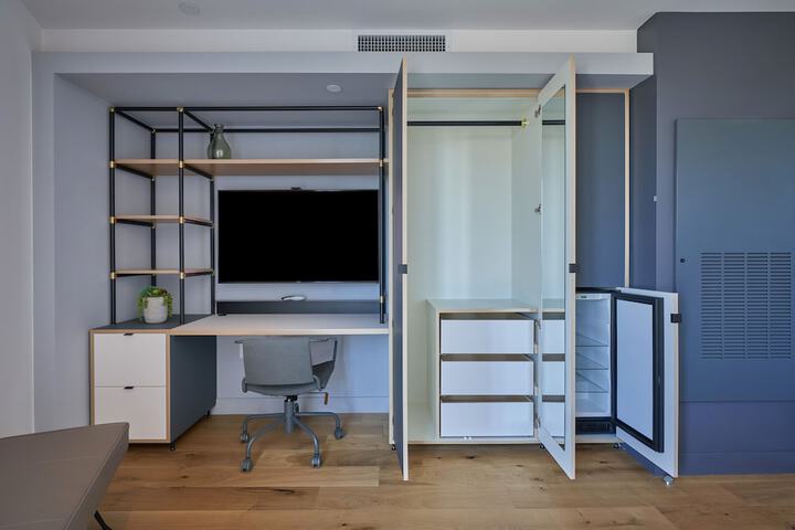 Room 15 of 32
