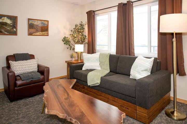 Gull Lake Lodge