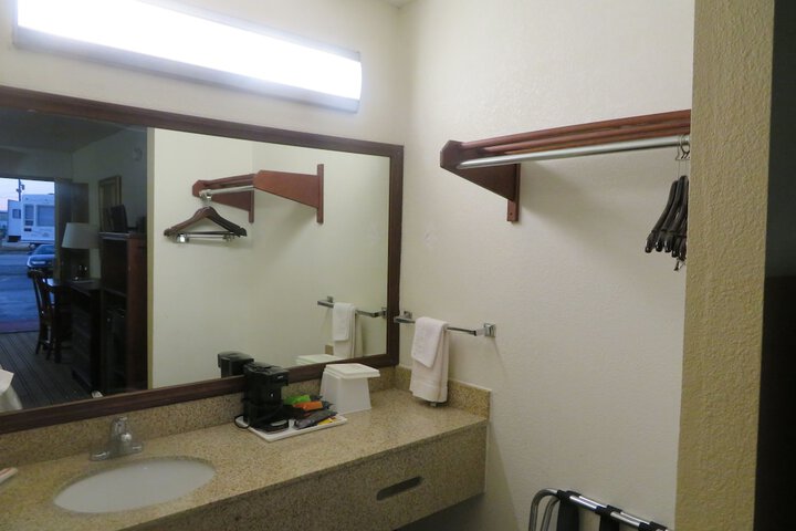 Room 35 of 80