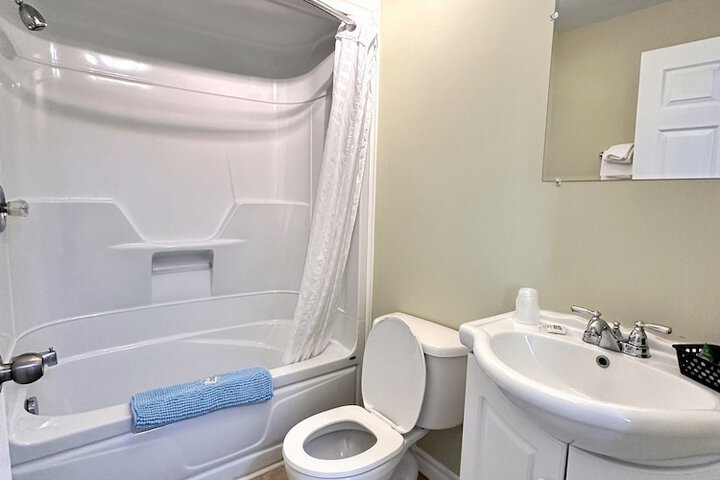 Room 40 of 122