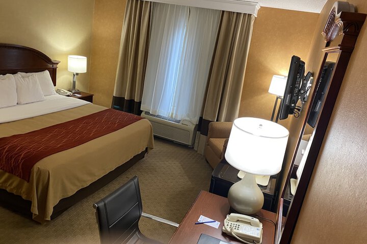 Room 32 of 68