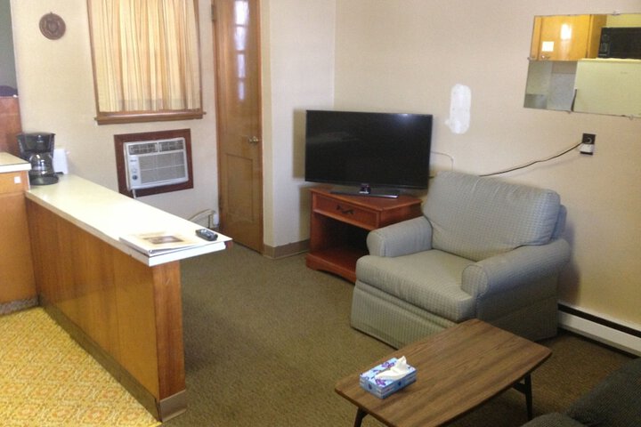 Room 23 of 34