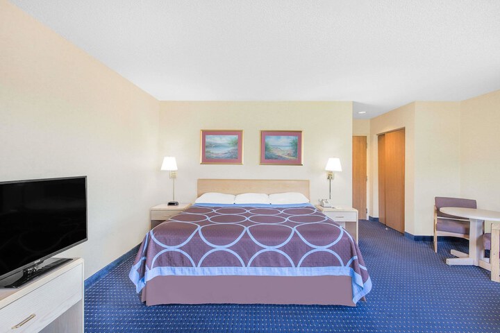 Room 17 of 44
