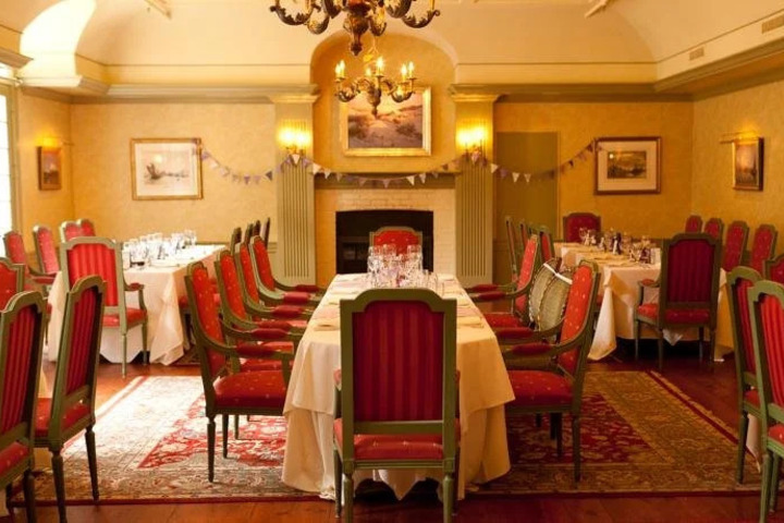 HOME HILL INN