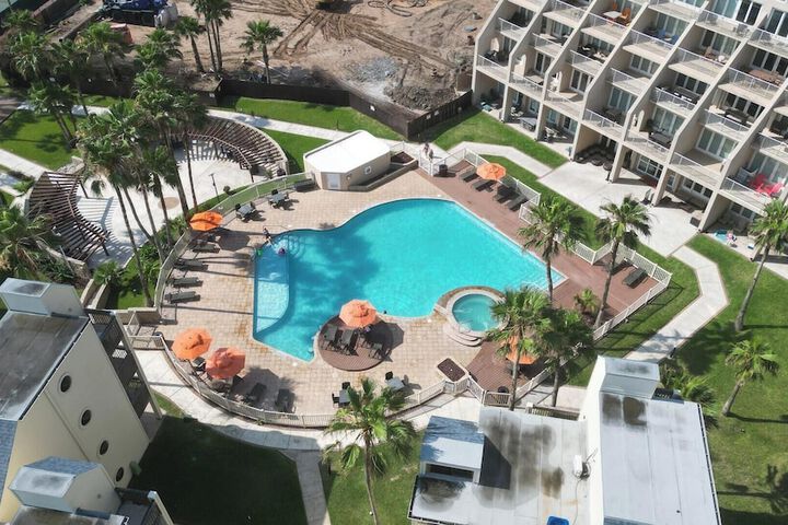 Pool 53 of 125