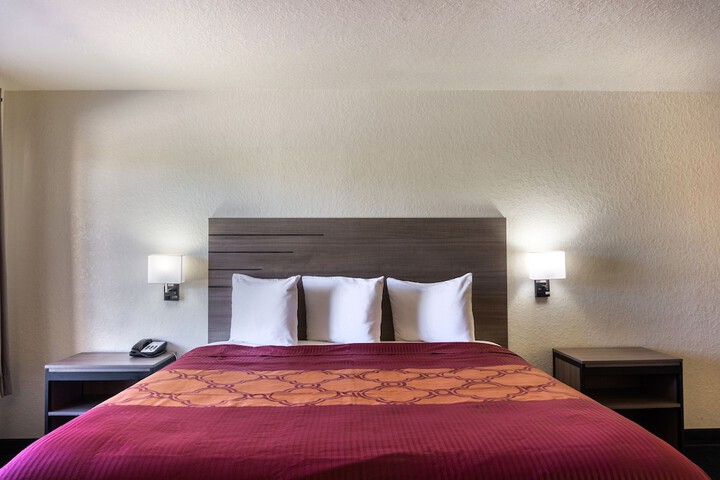 Room 16 of 32