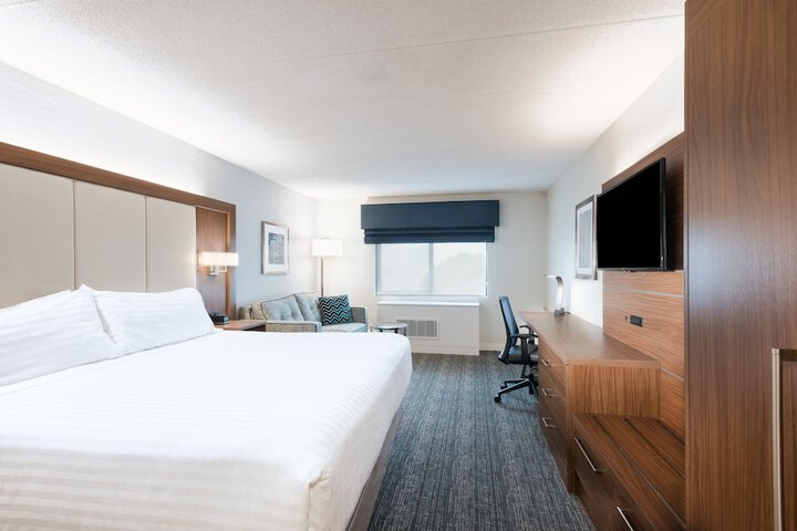 Room 15 of 36