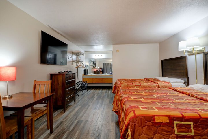 Room 32 of 59