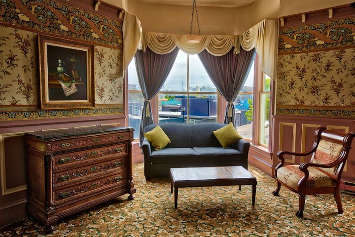 Room 8 of 39
