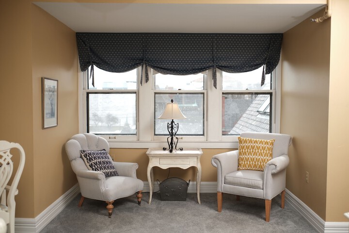 Room 32 of 185