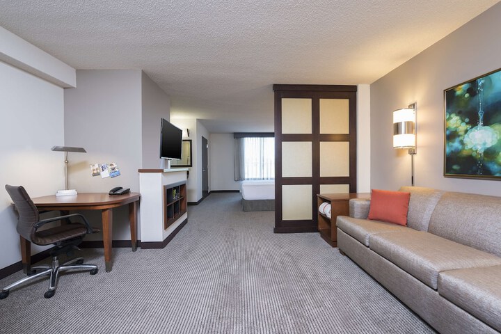Room 19 of 33