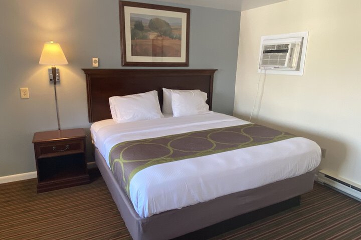 Room 11 of 15