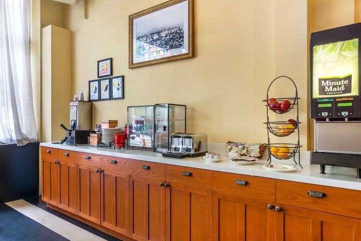 Breakfast/Coffee Service 38 of 39