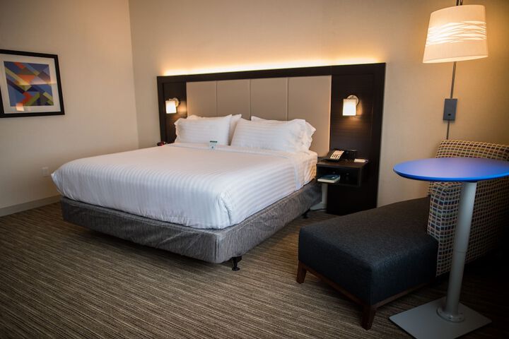 Room 15 of 48