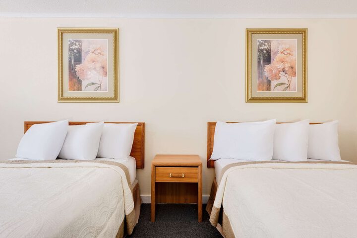Room 8 of 17