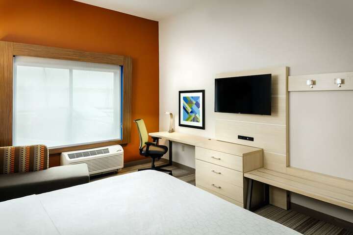 Room 14 of 39