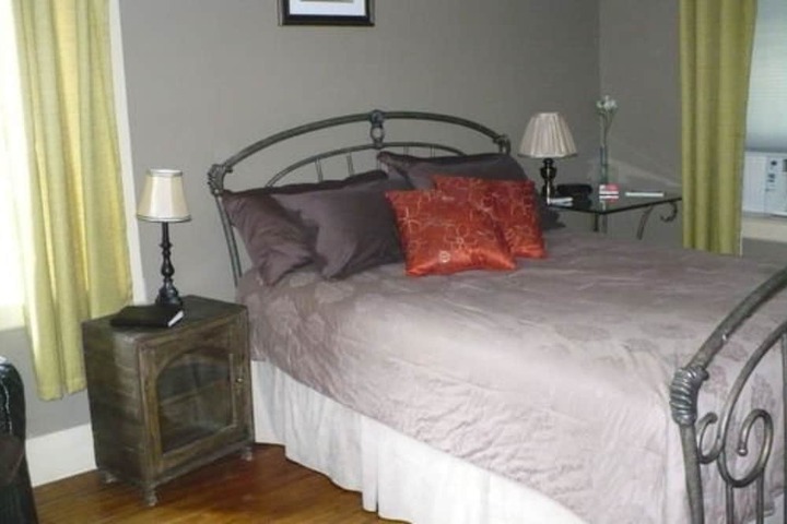 Room 9 of 20