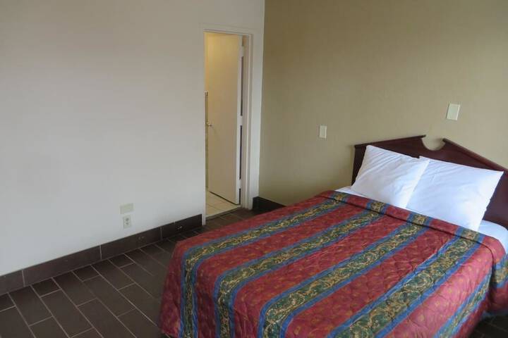 Room 9 of 22