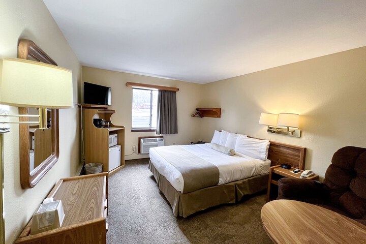 Room 25 of 47