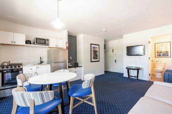 Aspinquid Resort