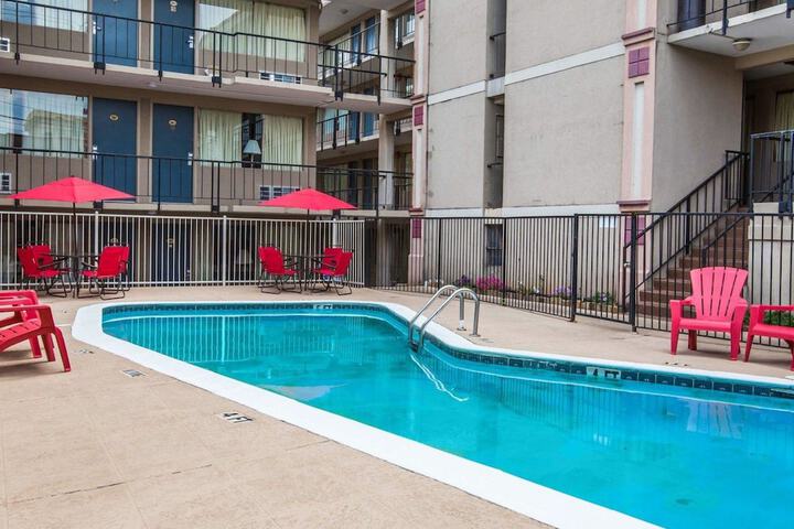 Pool 6 of 30