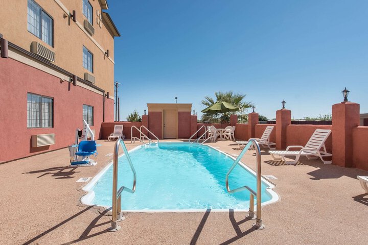 Pool 2 of 15