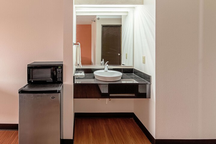 Room 29 of 35