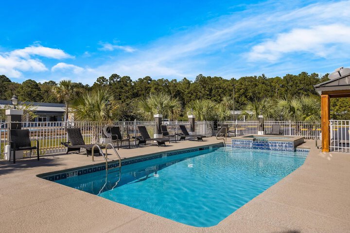 Country Inn & Suites by Radisson Hinesville, GA