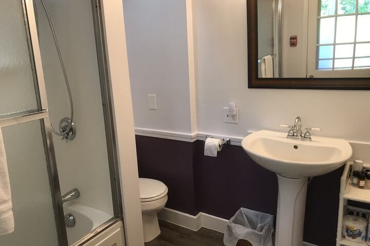 Room 35 of 80