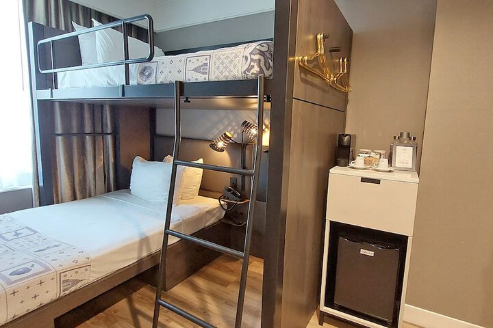 Room 9 of 43