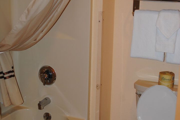 Room 16 of 34