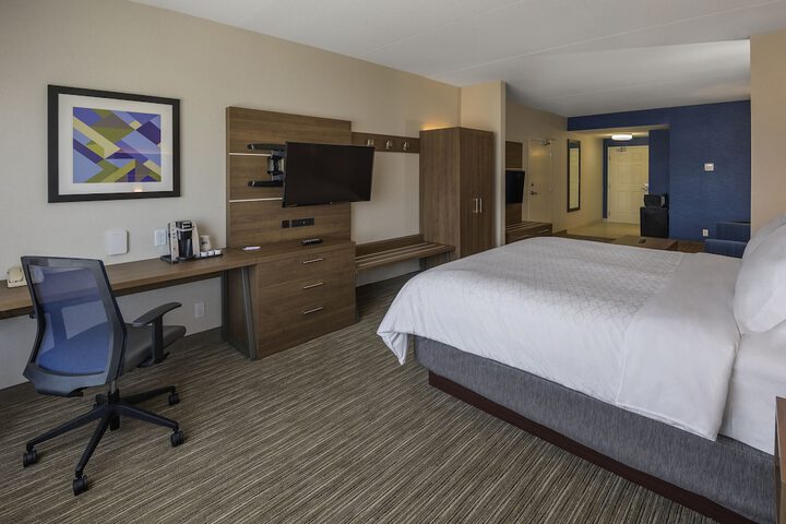 Holiday Inn Express & Suites North Bay by IHG