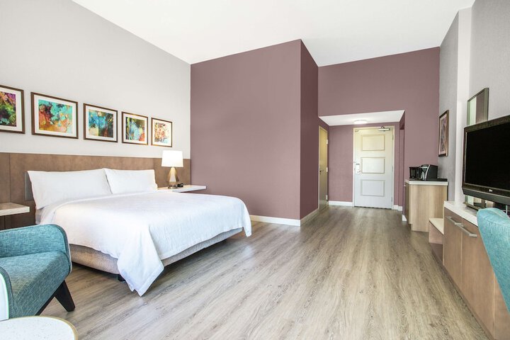 Room 52 of 78