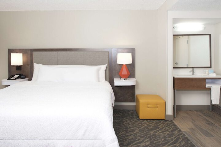 Room 40 of 60