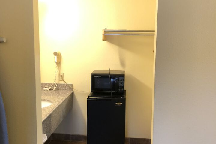 Room 37 of 48