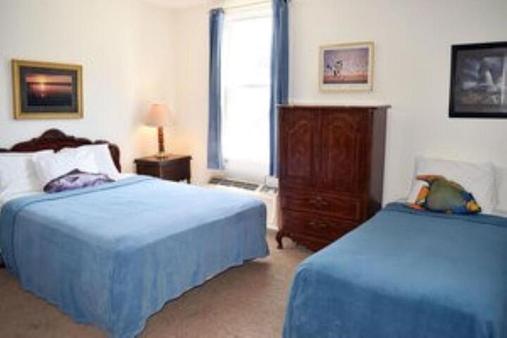 Main Street Suite House- 5 bedrooms