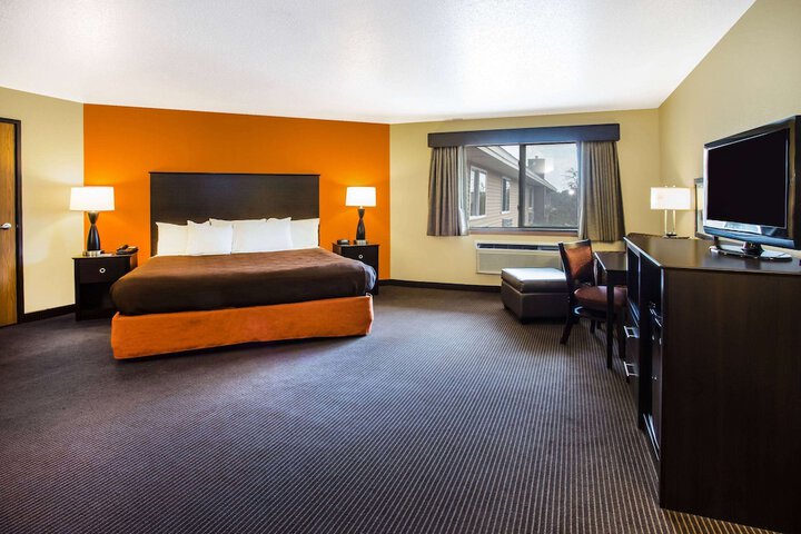 AmericInn by Wyndham Menomonie