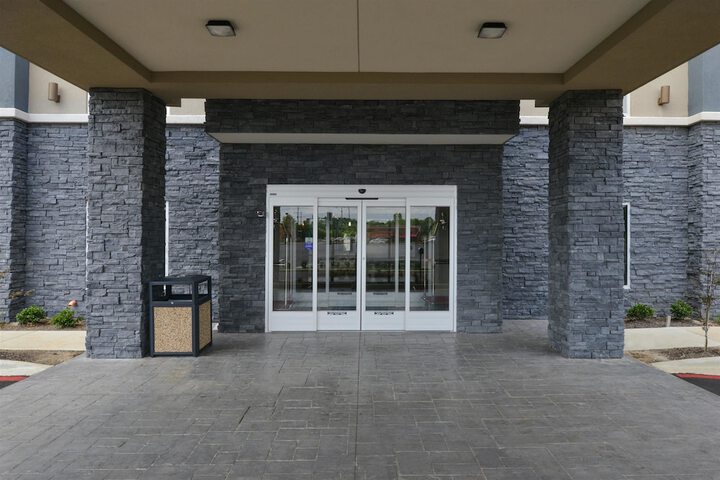 Hotel 5 of 25