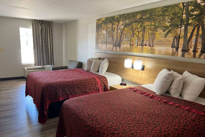 Room 34 of 47