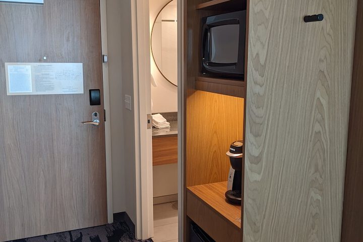 Room 18 of 33