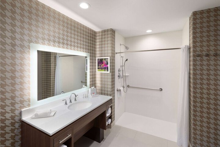 Room 21 of 37