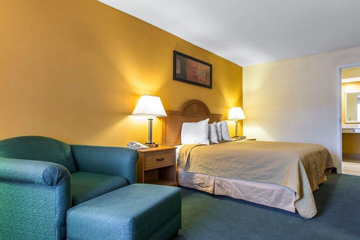 Room 12 of 35