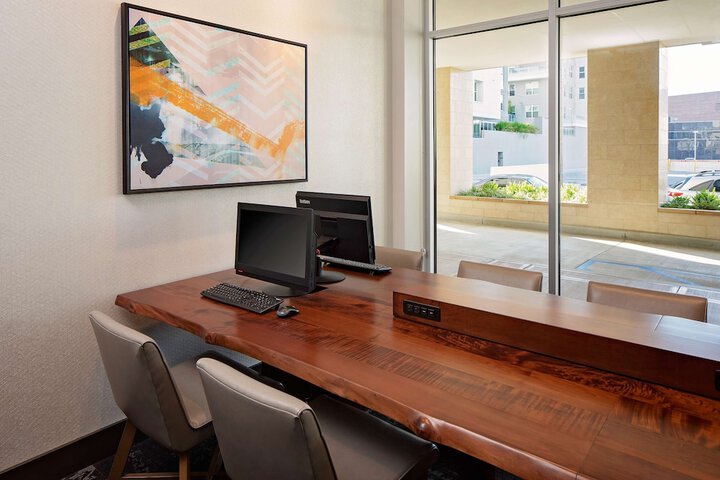 Hyatt Place Glendale / Los Angeles