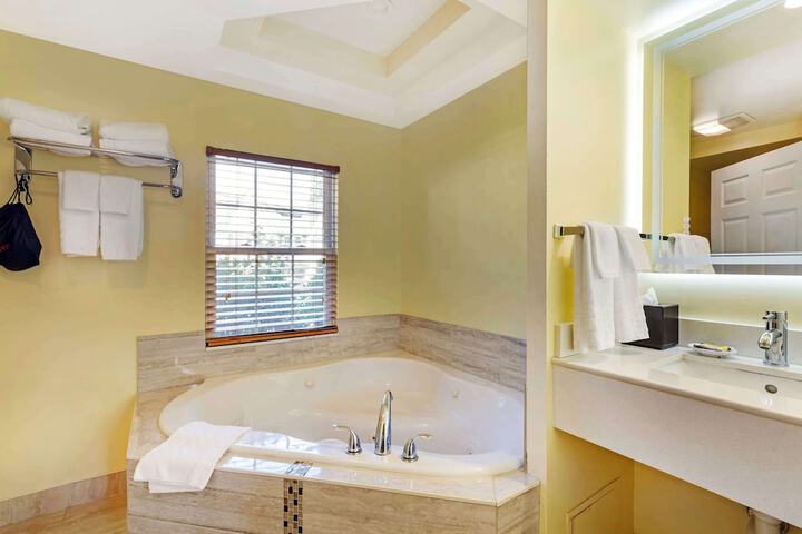 Best Western Plus Cold Spring